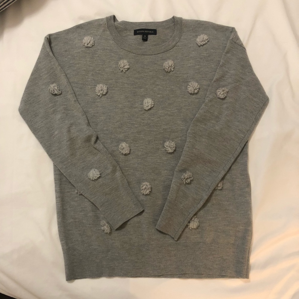 Pom-pom sweater